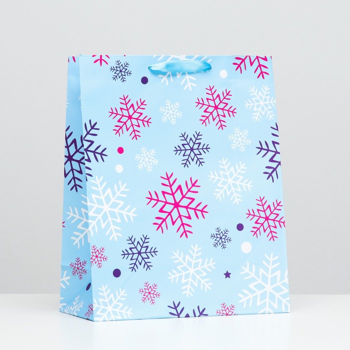 Пакет ламинированный "Снежинки" 26 x 32 x 12
Пакет ламинированный "Снежинки" 26 x 32 x 12