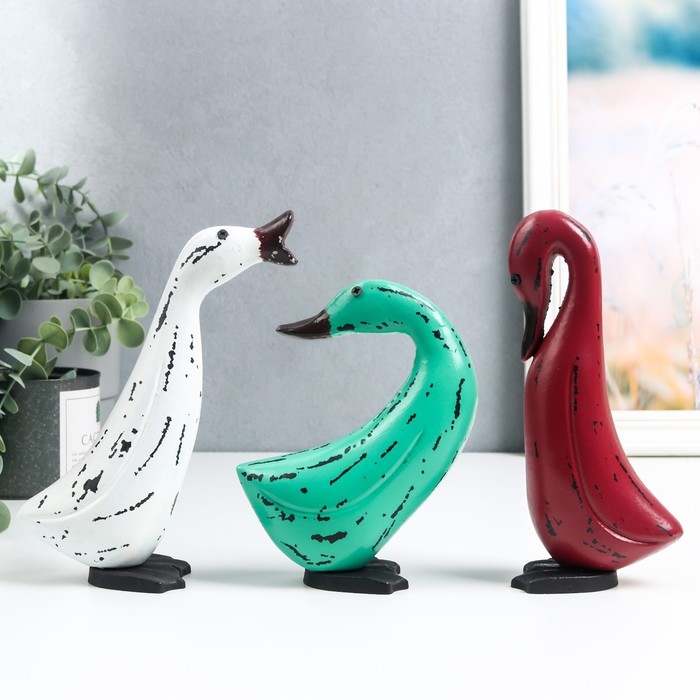 Сувенир дерево "Уточки цветные" набор 3 шт 18,5х6х9 см 15,5х6х13 см 18,5х6х15 см
Сувенир дерево "Уточки цветные" набор 3 шт 18,5х6х9 см 15,5х6х13 см 18,5х6х15 см