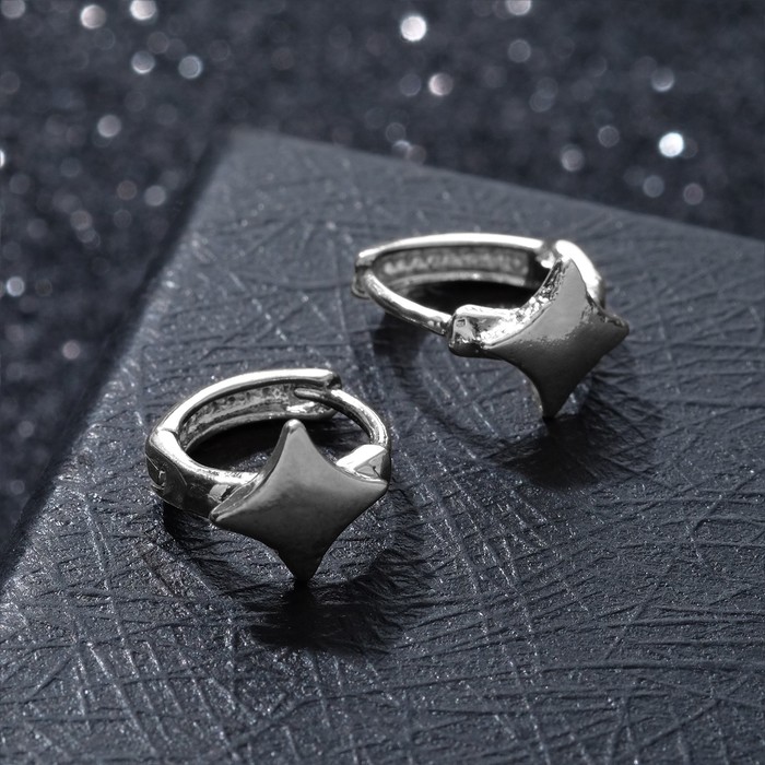 Серьги металл "Звезда" сияние, цвет серебро
Серьги металл "Звезда" сияние, цвет серебро