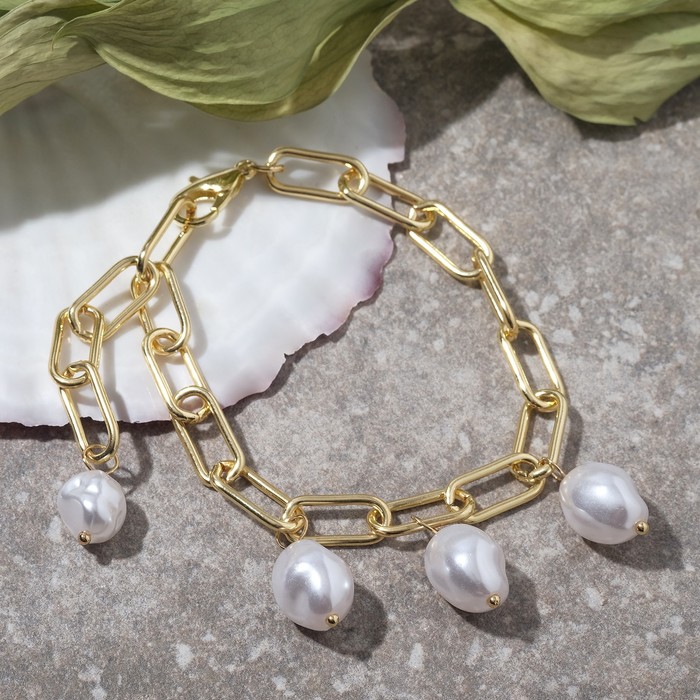 Браслет "Цепь" три мятые жемчужинки, цвет белый в золоте, 23см 
Браслет "Цепь" три мятые жемчужинки, цвет белый в золоте, 23см