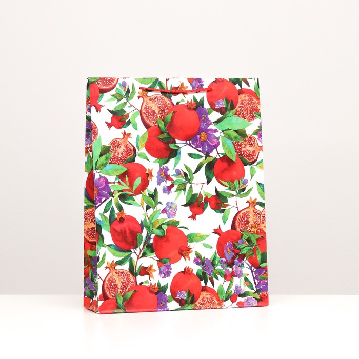 Пакет подарочный "Гранатовый сад", 33 х 42,5 х 10 см
Пакет подарочный "Гранатовый сад", 33 х 42,5 х 10 см