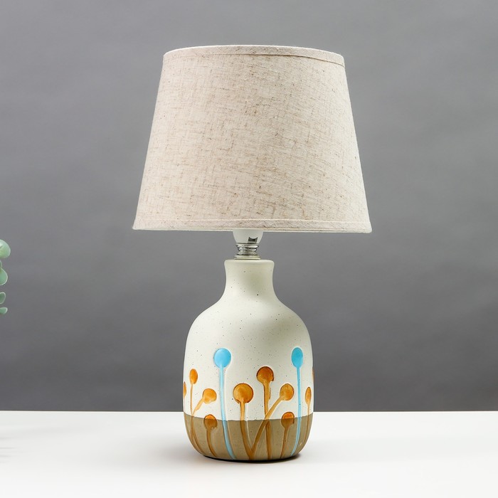 Настольная лампа 16806/1 E14 40Вт белый h.33см
Настольная лампа 16806/1 E14 40Вт белый h.33см