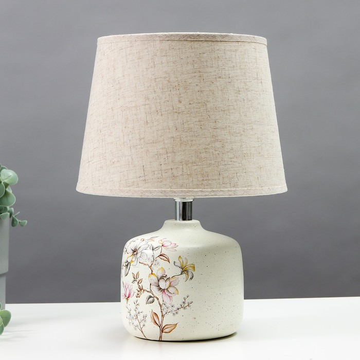 Настольная лампа 16808/1 E14 40Вт белый h.33см
Настольная лампа 16808/1 E14 40Вт белый h.33см