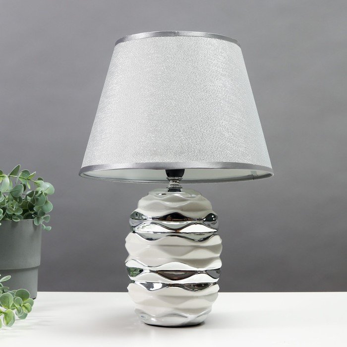 Настольная лампа 16805/1WT E14 40Вт бело-хромовый 25x25x35 см
Настольная лампа 16805/1WT E14 40Вт бело-хромовый 25x25x35 см