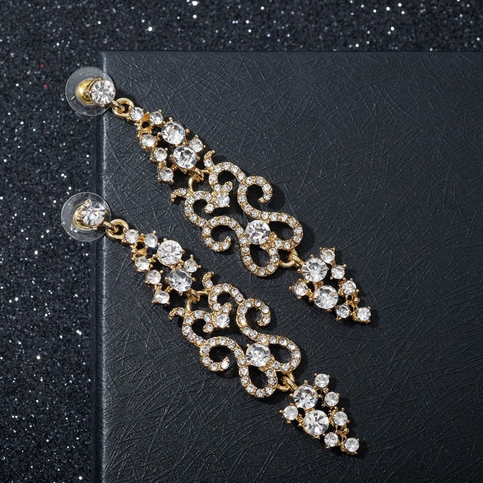 Серьги со стразами "Ажур" завитки, цвет белый в золоте
Серьги со стразами "Ажур" завитки, цвет белый в золоте