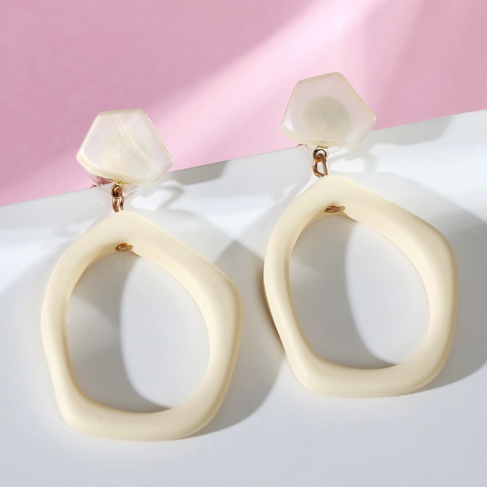 Серьги пластик "Кольцо" античность, цвет белый