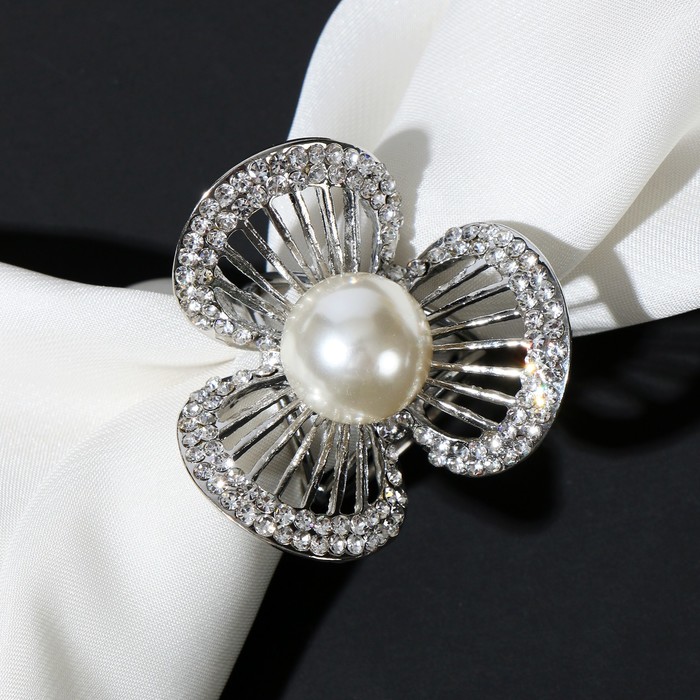 Кольцо для платка "Трилистник", цвет белый в серебре 
Кольцо для платка "Трилистник", цвет белый в серебре