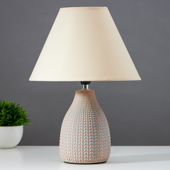 Лампа настольная 16706/1 E14 40Вт 22х22х32 см
Лампа настольная 16706/1 E14 40Вт 22х22х32 см