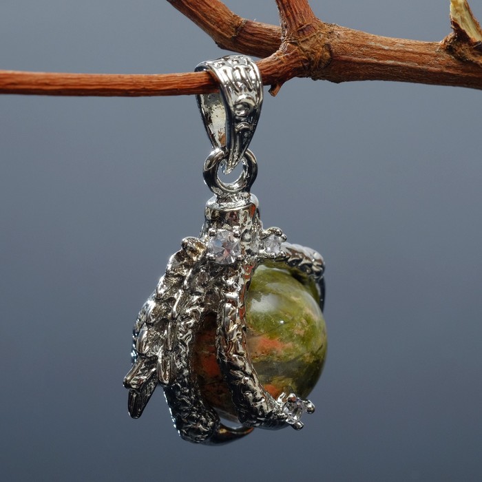 Подвеска лапа дракона (символ успеха, благополучия и защиты) "Унакит"
Подвеска лапа дракона (символ успеха, благополучия и защиты) "Унакит"