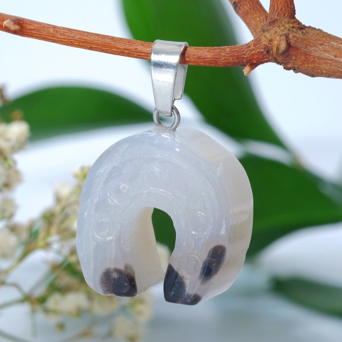 Подвеска подкова (символ удачи и счастья) "Агат серый"
Подвеска подкова (символ удачи и счастья) "Агат серый"