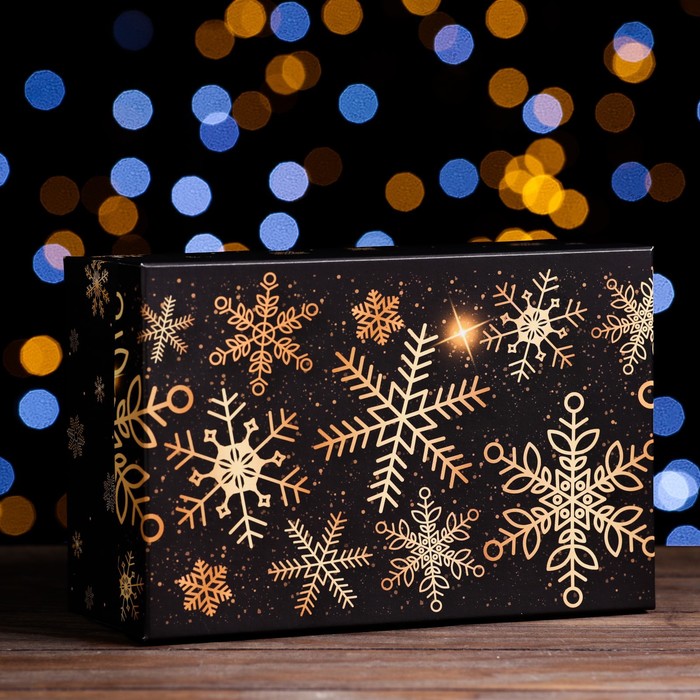 Подарочная коробка "Золотой", 23,5 х 15,5 х 10 см 
Подарочная коробка "Золотой", 23,5 х 15,5 х 10 см