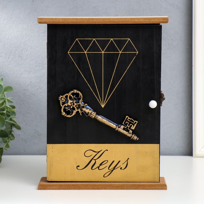 Ключница дерево 6 крючков "Бриллиант и ключ" чёрный и золото 26,5х21х6,7 см
Ключница дерево 6 крючков "Бриллиант и ключ" чёрный и золото 26,5х21х6,7 см