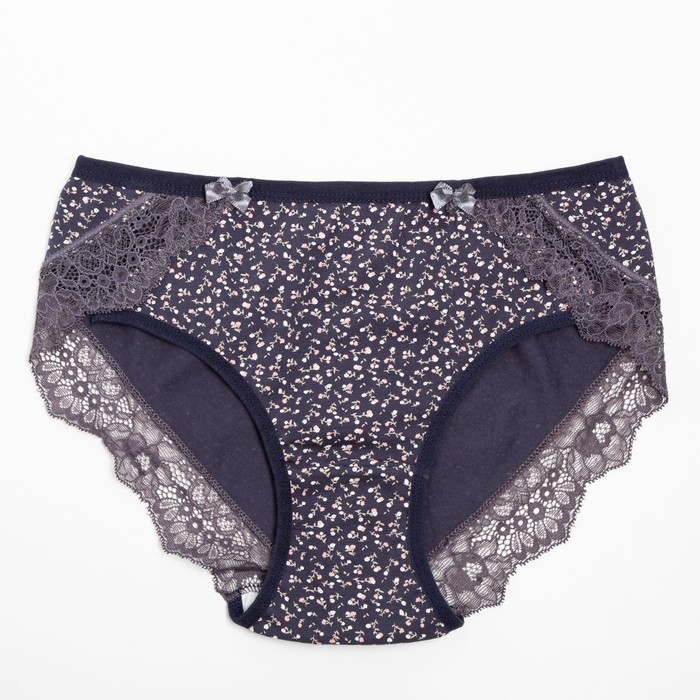 Трусы женские слипы с кружевом, цвет тёмно-синий, размер 52-54 (XXL)
Трусы женские слипы с кружевом, цвет тёмно-синий, размер 52-54 (XXL)