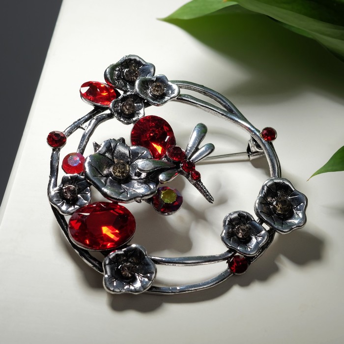 Брошь "Стрекоза" в венке цветов, цвет красный в чернёном серебре
Брошь "Стрекоза" в венке цветов, цвет красный в чернёном серебре