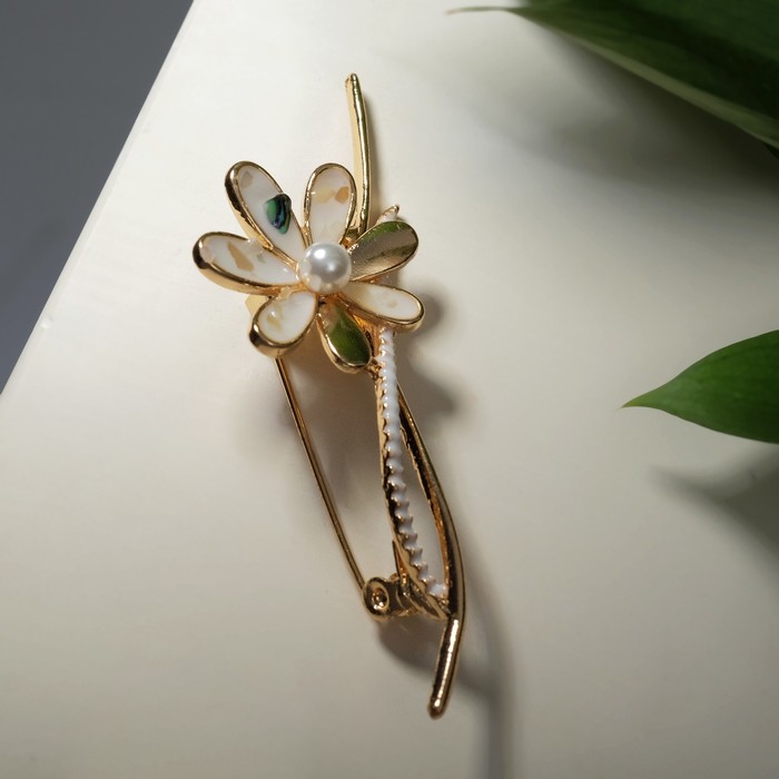Брошь "Цветок" с веточкой, цвет белый в золоте
Брошь "Цветок" с веточкой, цвет белый в золоте