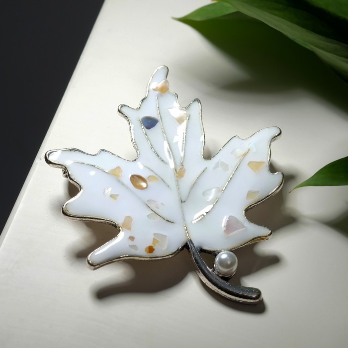 Брошь "Лист кленовый", цвет белый в чернёном серебре
Брошь "Лист кленовый", цвет белый в чернёном серебре