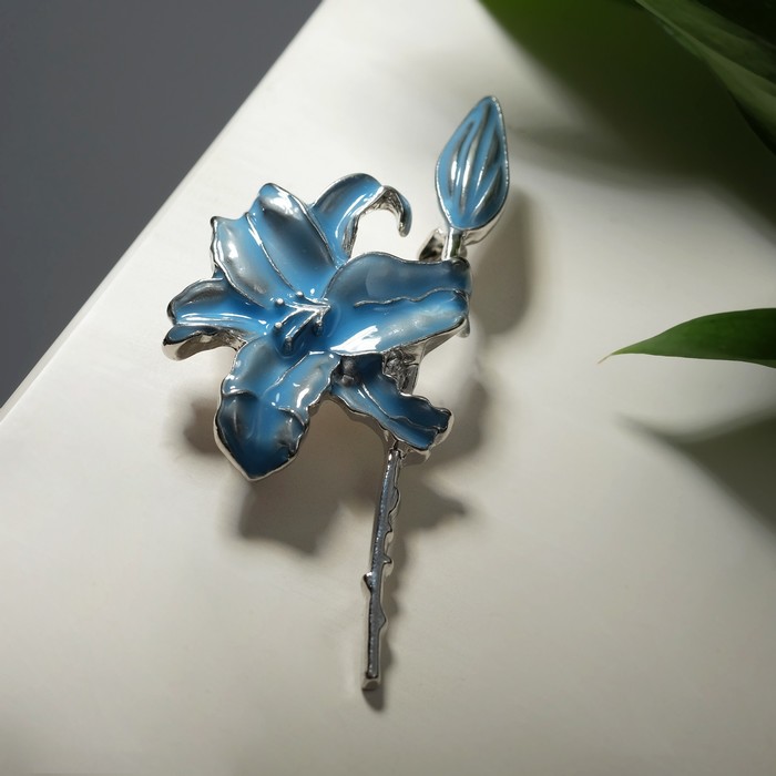 Брошь "Ваниль", цвет голубой в серебре 
Брошь "Ваниль", цвет голубой в серебре