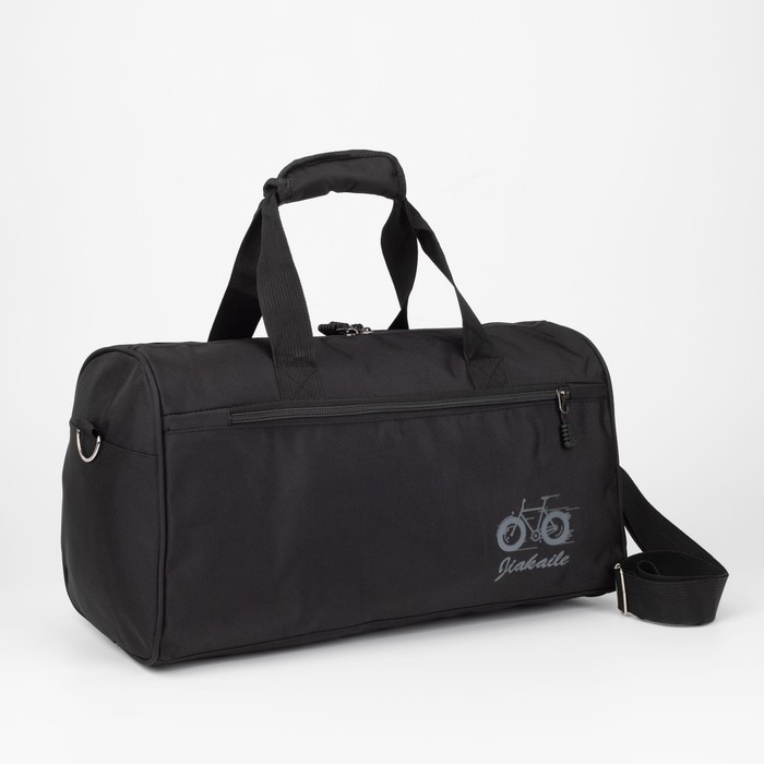 Сумка спортивная, отдел на молнии, 3 наружных кармана, длинный ремень, цвет чёрный
Сумка спортивная, отдел на молнии, 3 наружных кармана, длинный ремень, цвет чёрный