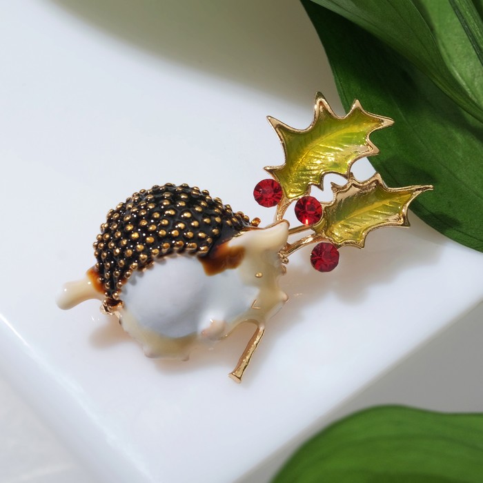 Брошь "Ёжик" с веточкой, цветная в золоте
Брошь "Ёжик" с веточкой, цветная в золоте