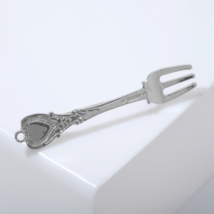 Брошь "Прибор" вилка столовая, цвет серебро
Брошь "Прибор" вилка столовая, цвет серебро