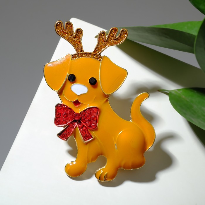 Брошь новогодняя "Собака" с оленьими рожками, цветная в золоте 
Брошь новогодняя "Собака" с оленьими рожками, цветная в золоте