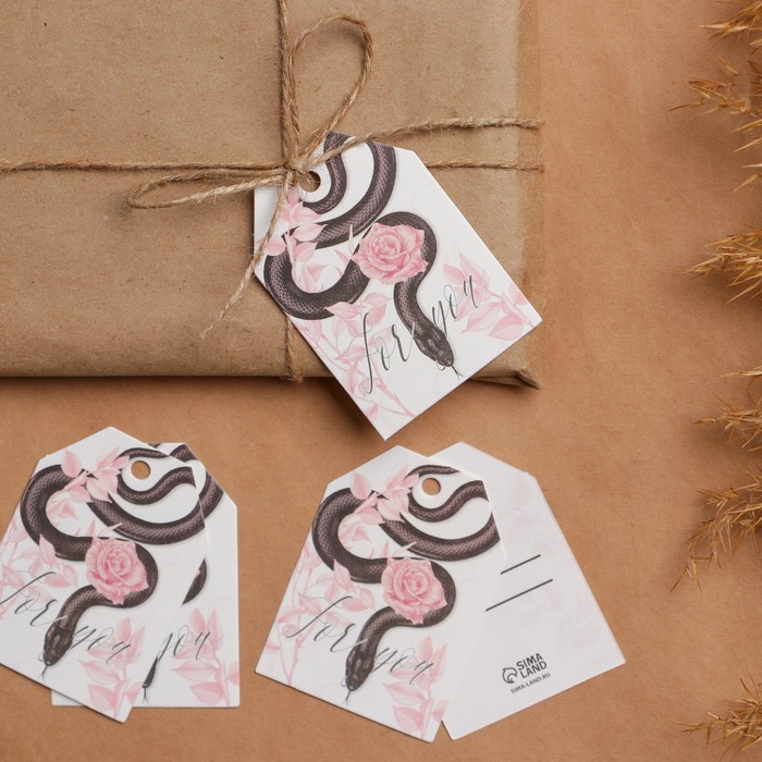 Открытка-шильдик на подарок «Мечтай», акварельный картон 5 × 7 см
Открытка-шильдик на подарок «Мечтай», акварельный картон 5 × 7 см