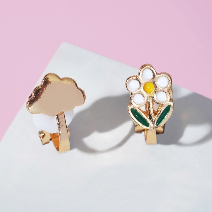 Клипсы "Выбражулька" облачко и цветочек, цвет бело-зелёный в золоте 
Клипсы "Выбражулька" облачко и цветочек, цвет бело-зелёный в золоте