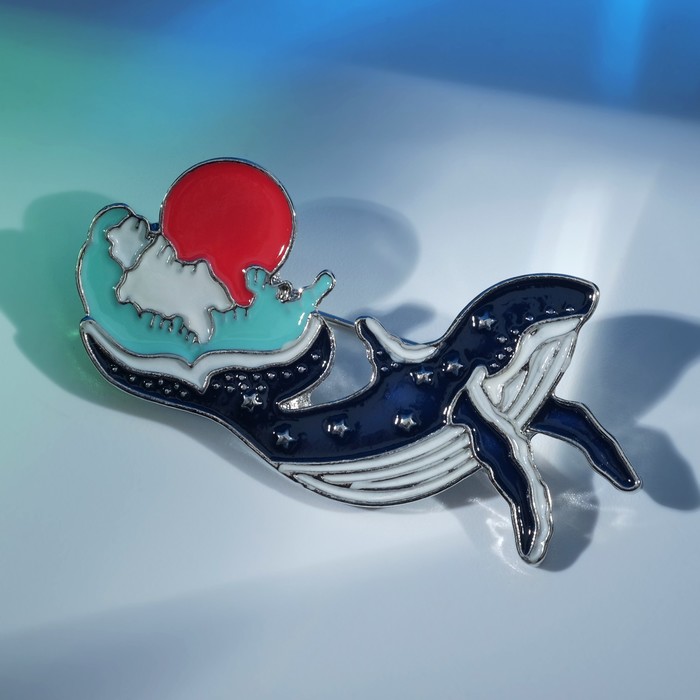 Брошь "Кит" солнце, цветная в серебре
Брошь "Кит" солнце, цветная в серебре