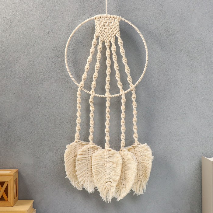 Ловец снов в технике макраме "Листочки" белый 55х25 см
Ловец снов в технике макраме "Листочки" белый 55х25 см
