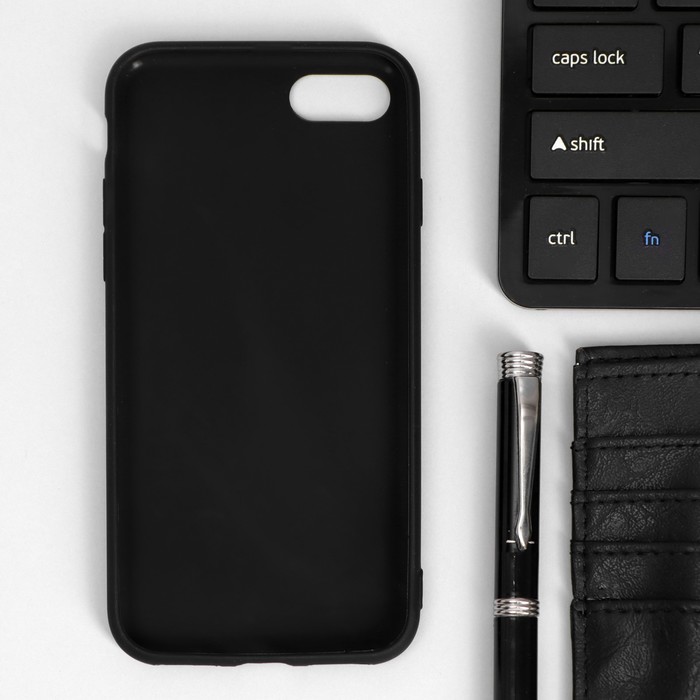 Чехол Red Line Ultimate для iPhone 7/8, силиконовый, черный
Чехол Red Line Ultimate для iPhone 7/8, силиконовый, черный