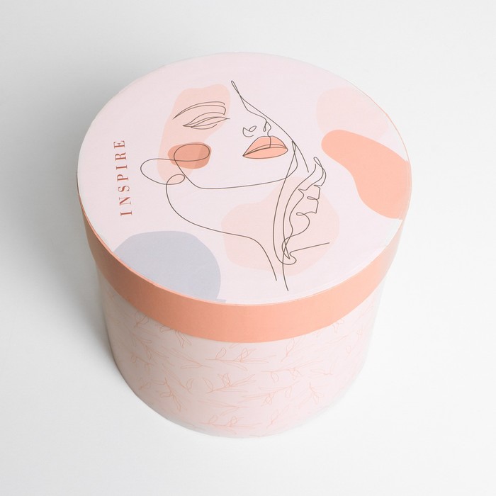 Коробка подарочная круглая «Нежный», 17.5 × 20 см
Коробка подарочная круглая «Нежный», 17.5 × 20 см