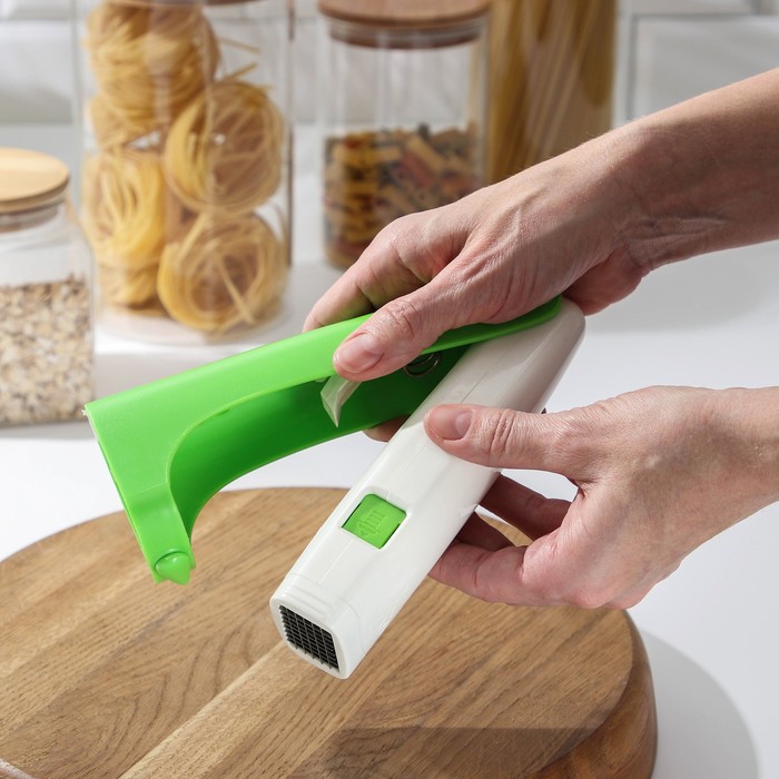 Измельчитель для чеснока «Базаль», нержавеющая сталь, цвет зелёный, белый
Измельчитель для чеснока «Базаль», нержавеющая сталь, цвет зелёный, белый