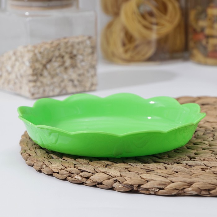 Тарелка, d=18 см, цвет зелёный
Тарелка, d=18 см, цвет зелёный