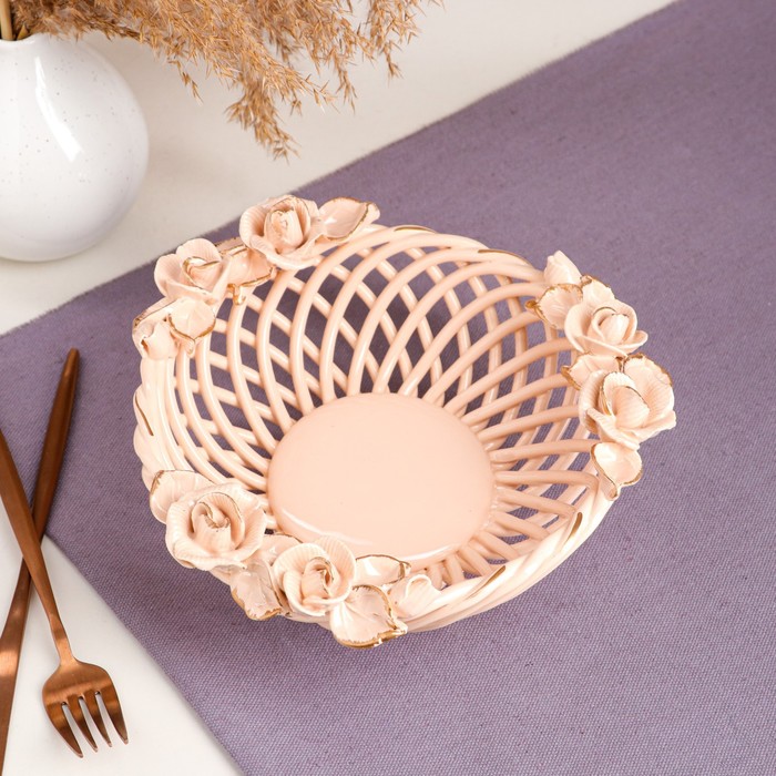 Конфетница "Рафаэлка", бежевая, лепка, плетение, авторская работа 
Конфетница "Рафаэлка", бежевая, лепка, плетение, авторская работа