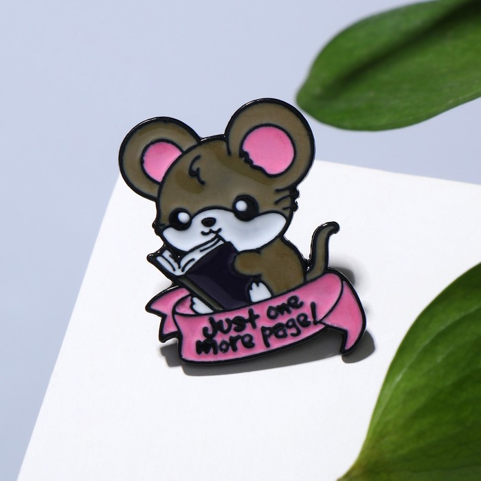 Значок "Мышонок" с книгой, цвет серый в чёрном металле
Значок "Мышонок" с книгой, цвет серый в чёрном металле