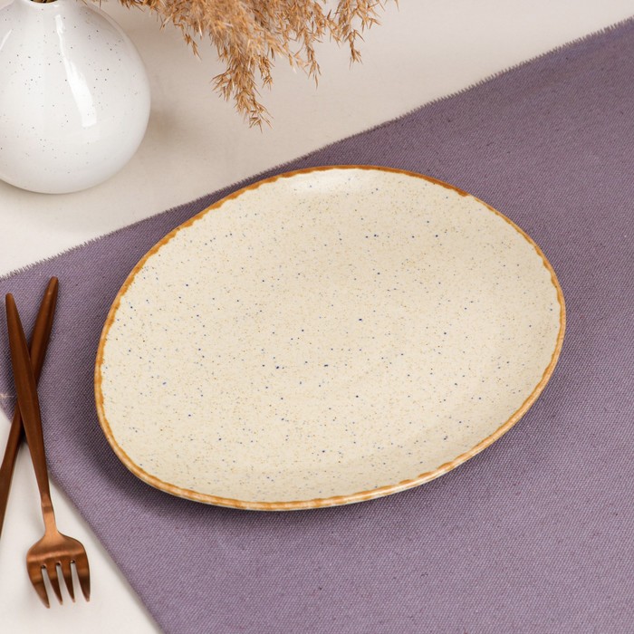 Тарелка подстановочная "Овальная", карамель, 22*26 см 
Тарелка подстановочная "Овальная", карамель, 22*26 см