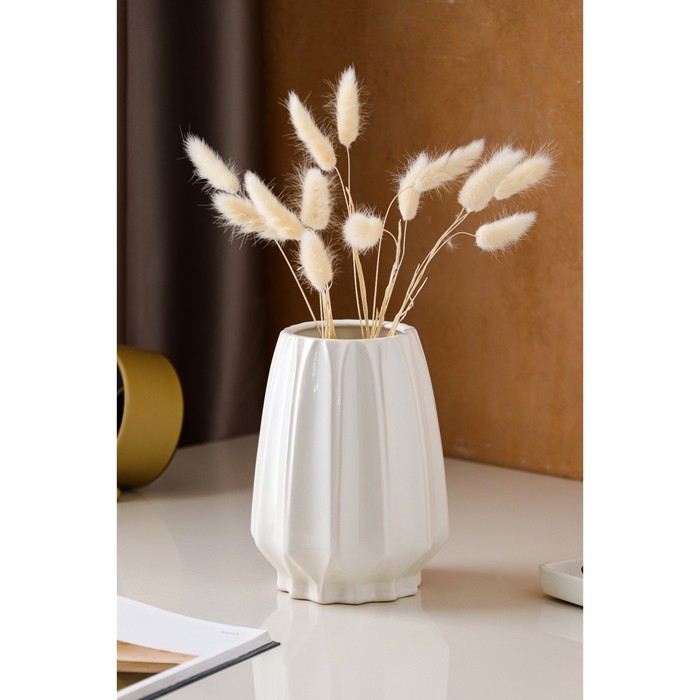 Ваза керамическая "Оригами", настольная, геометрия, глянец, белая, 18 см
Ваза керамическая "Оригами", настольная, геометрия, глянец, белая, 18 см