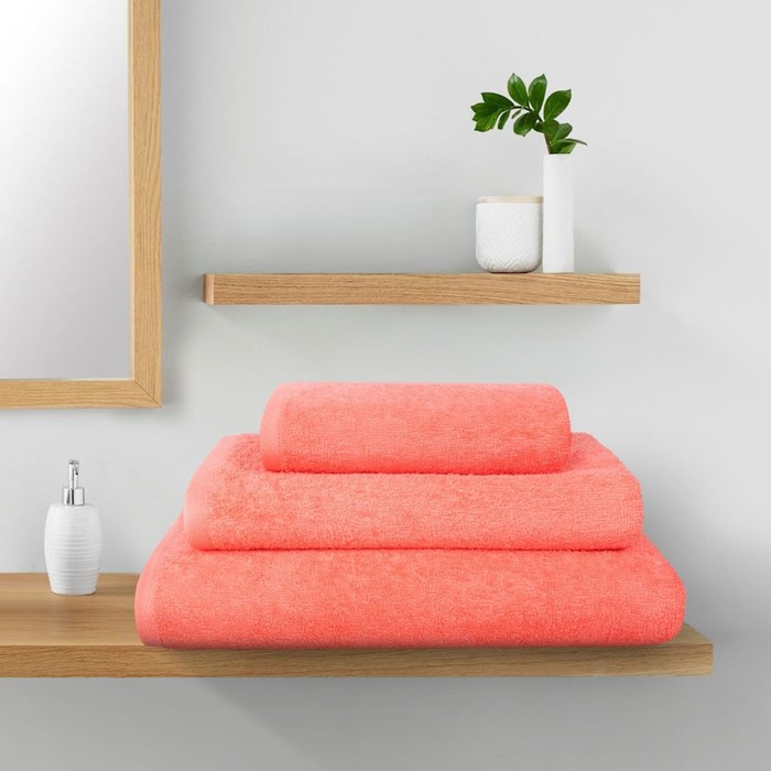 Набор махровых полотенец Bloomy coral, размер 40х70 см, 50х90 см, 70х140 см.
Набор махровых полотенец Bloomy coral, размер 40х70 см, 50х90 см, 70х140 см.
