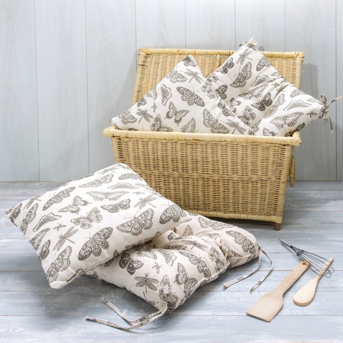 Подушка на стул Butterflies, размер 40х40 см, цвет бежевый
Подушка на стул Butterflies, размер 40х40 см, цвет бежевый