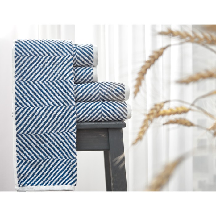 Полотенце махровое Waterfall, размер 70х130 см, цвет синий
Полотенце махровое Waterfall, размер 70х130 см, цвет синий