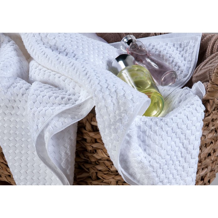 Полотенце махровое White, размер 70х130 см, цвет белый
Полотенце махровое White, размер 70х130 см, цвет белый