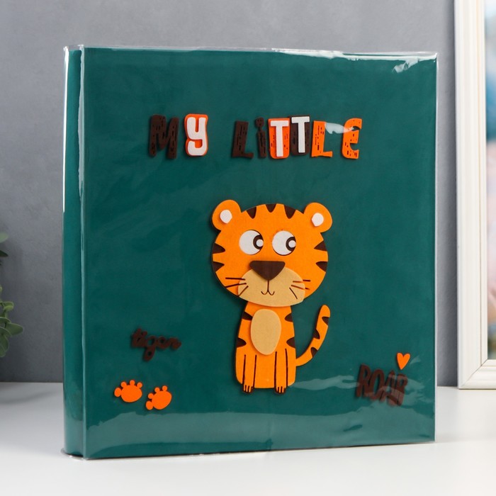 Фотоальбом на 960 фото 10х15 см "Маленький тигр" бархат, войлок 36,5х33х7,5 см
Фотоальбом на 960 фото 10х15 см "Маленький тигр" бархат, войлок 36,5х33х7,5 см