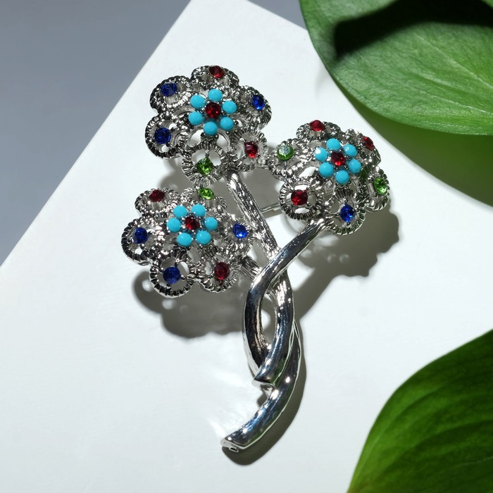 Брошь "Цветочное трио", цветная в серебре
Брошь "Цветочное трио", цветная в серебре