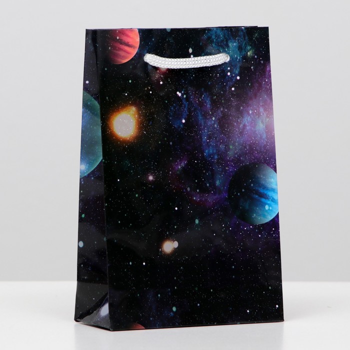 Пакет ламинированный "Космос", 17,5 х 11,5 х 5 см
Пакет ламинированный "Космос", 17,5 х 11,5 х 5 см