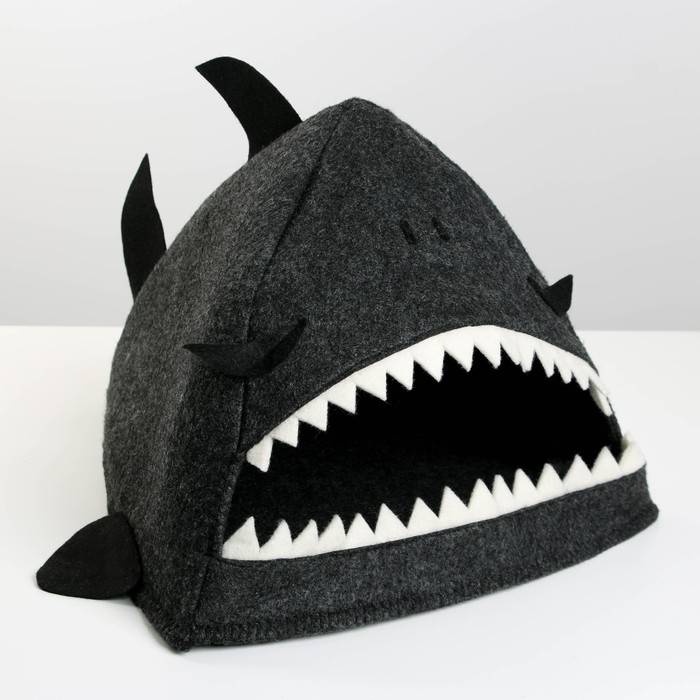 Домик для животных из войлока «Зубастая акула» 39х41х30 см
Домик для животных из войлока «Зубастая акула» 39х41х30 см