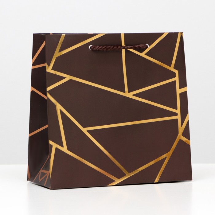 Пакет подарочный крафт "Золотые линии", фольгированный, 22,5 х 23 х 10 см 
Пакет подарочный крафт "Золотые линии", фольгированный, 22,5 х 23 х 10 см