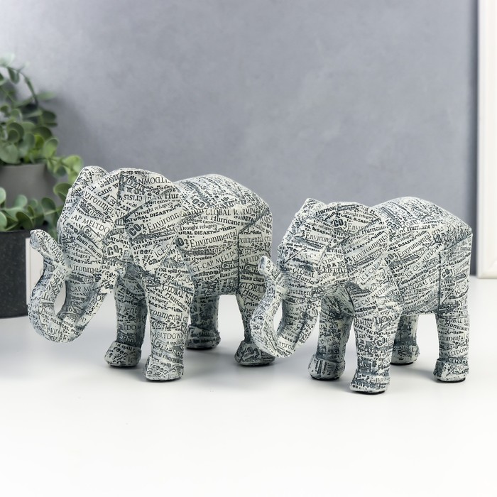 Сувенир полистоун "Слоны. Газетные вырезки" набор 2 шт 13,5х8,5х19 см 15,5х9х21 см 
Сувенир полистоун "Слоны. Газетные вырезки" набор 2 шт 13,5х8,5х19 см 15,5х9х21 см