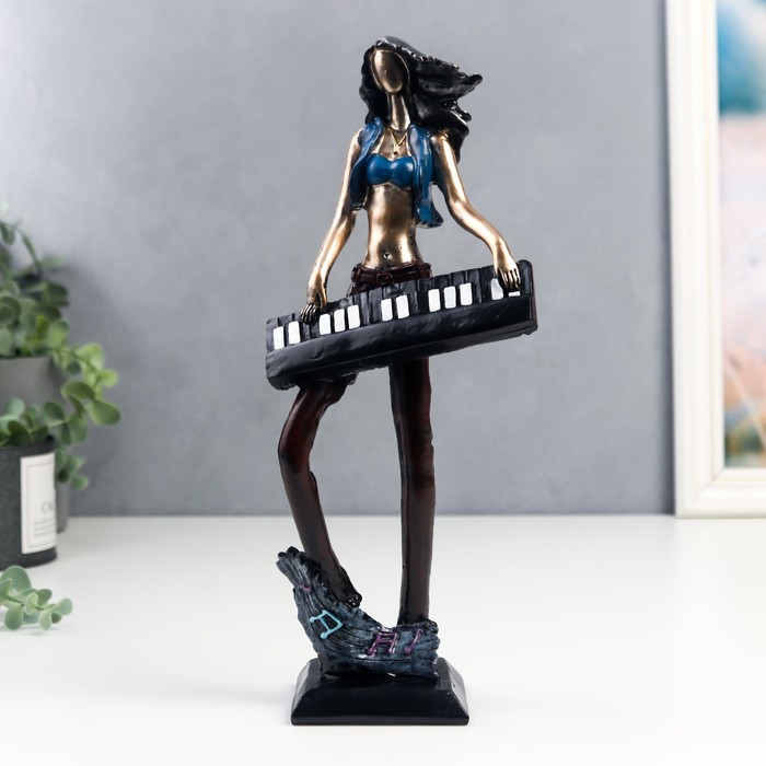 Сувенир полистоун "Ретро музыканты. Девушка и синтезатор" 30х9х12 см
Сувенир полистоун "Ретро музыканты. Девушка и синтезатор" 30х9х12 см