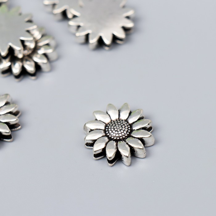 Бусина для творчества металл "Подсолнух" серебро G351B701 1,9х1,9 см
Бусина для творчества металл "Подсолнух" серебро G351B701 1,9х1,9 см