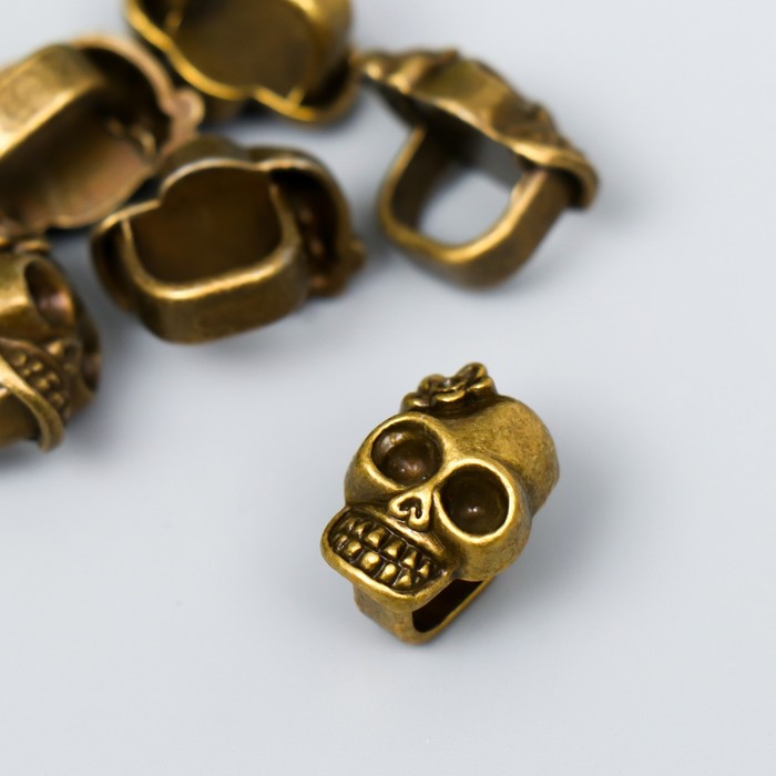 Бусина для творчества металл "Череп с цветком" бронза G460B690 1,9х1,3 см
Бусина для творчества металл "Череп с цветком" бронза G460B690 1,9х1,3 см